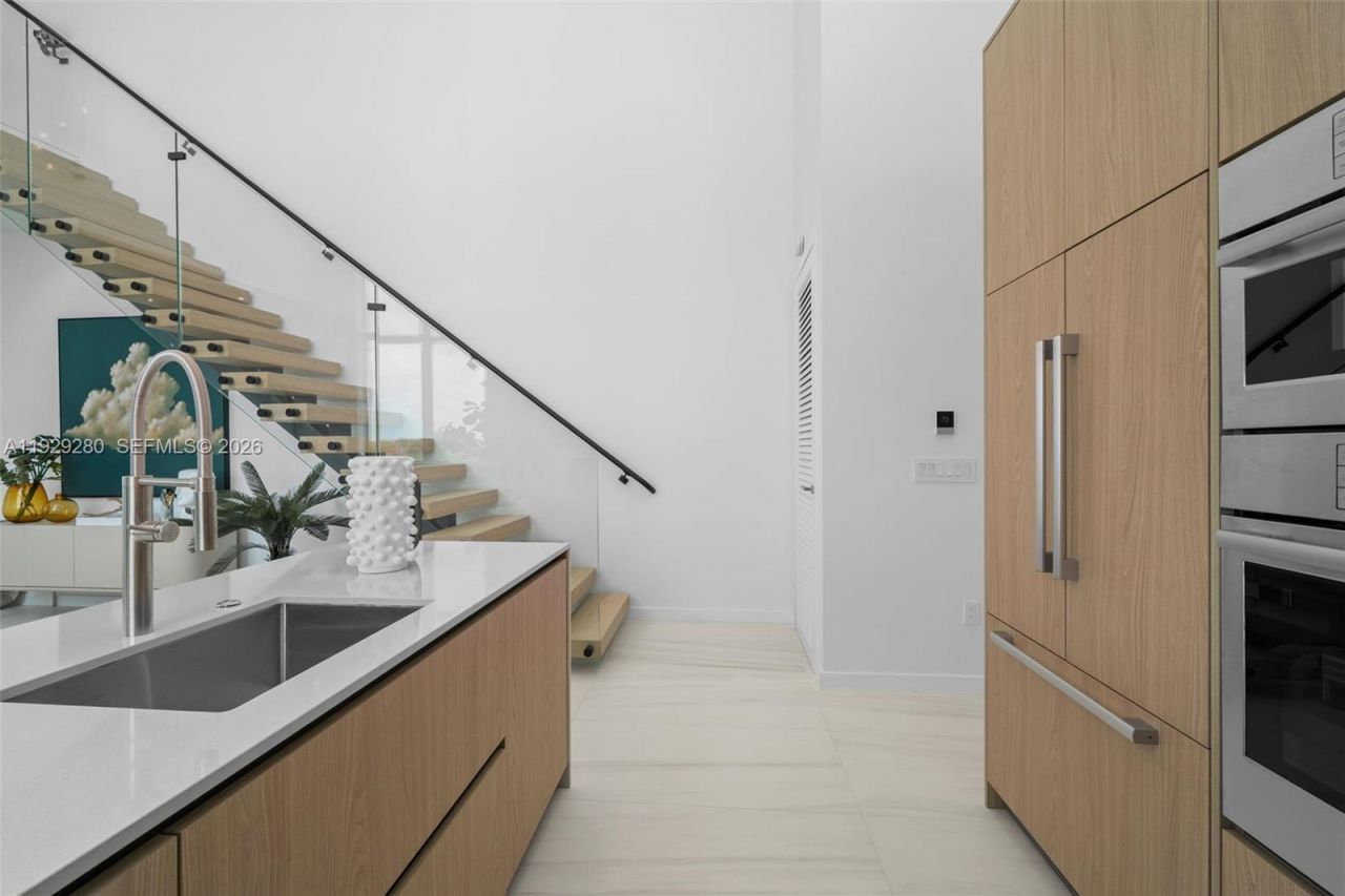 756 84th St, Unit B, Miami Beach, FL 33141 Photo