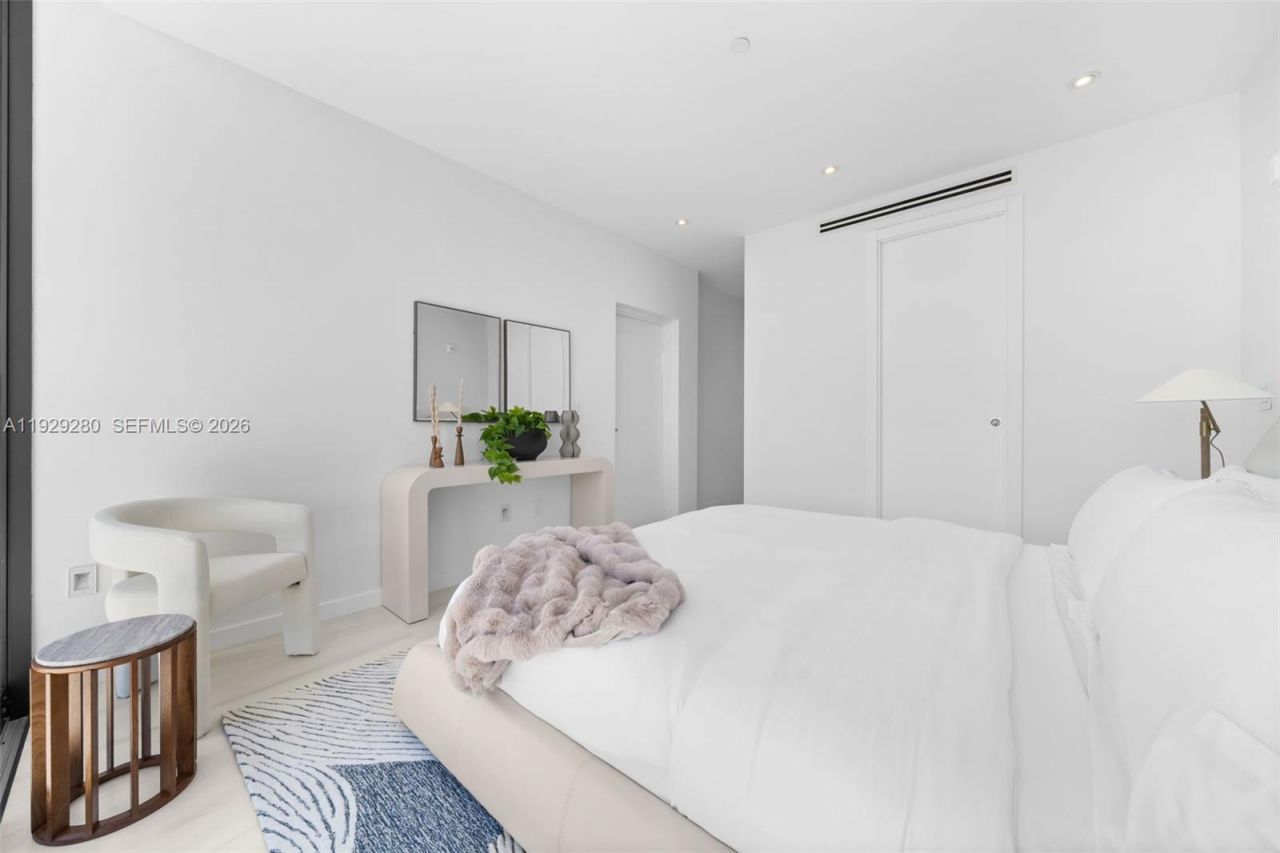756 84th St, Unit B, Miami Beach, FL 33141 Photo