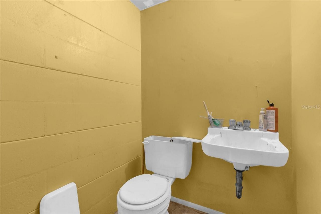 1122 Lake Drive, Unit A-H, Cocoa, FL 32922 Photo