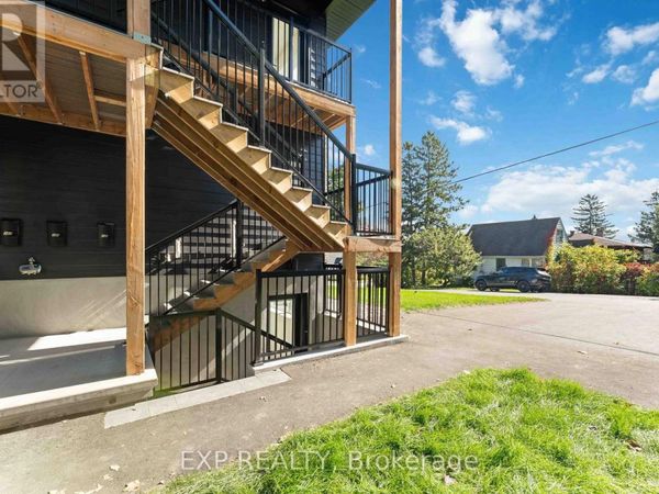 844 Connaught Avenue, Ottawa, ON K2B5M4