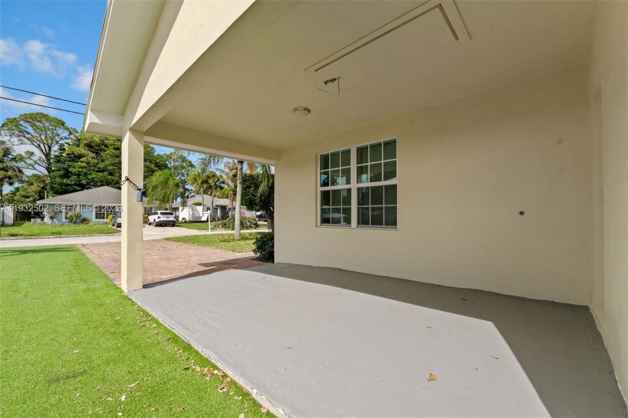 6894 3rd St, Jupiter, FL 33458 Photo