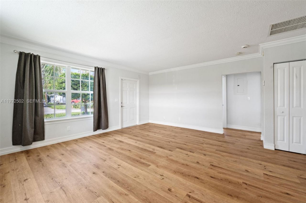 6894 3rd St, Jupiter, FL 33458 Photo