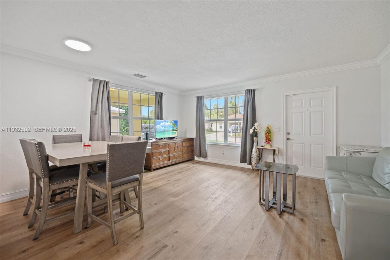 6894 3rd St , Jupiter, FL 33458 Photo