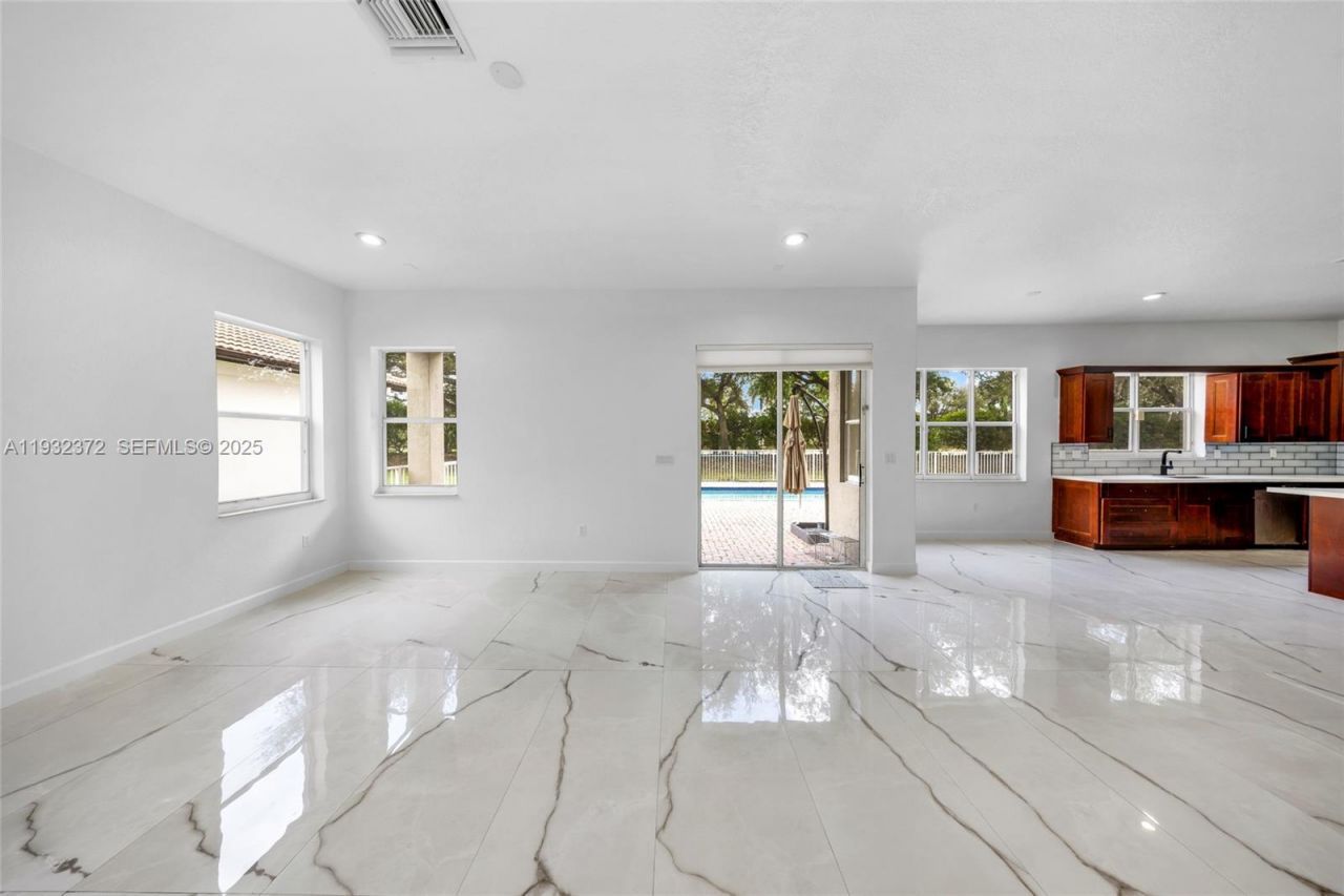 19371 SW 30th St, Miramar, FL 33029 Photo