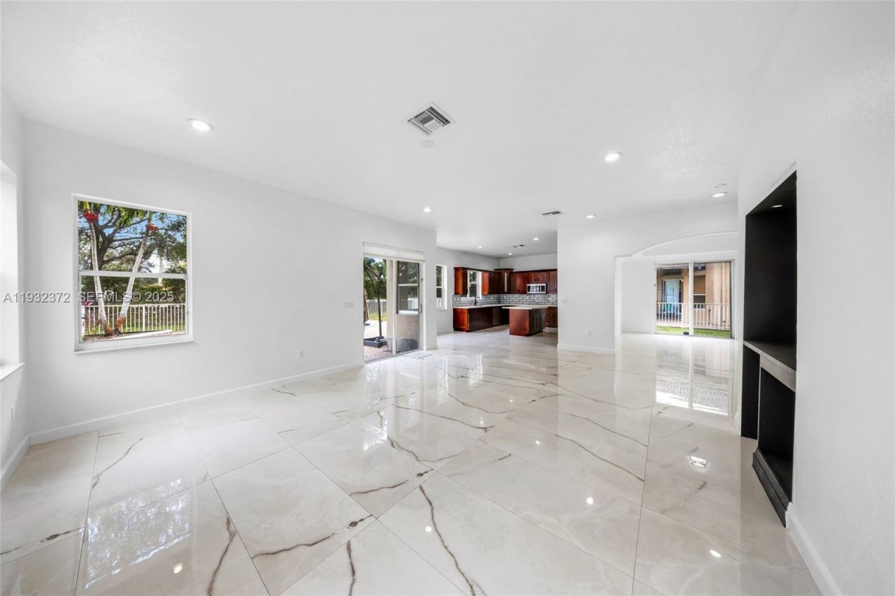 19371 SW 30th St, Miramar, FL 33029 Photo