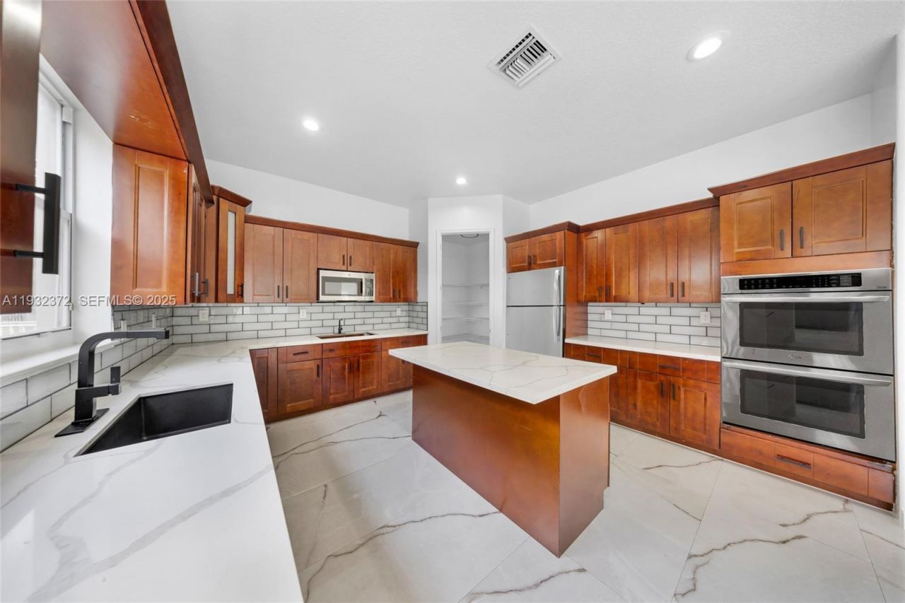 19371 SW 30th St, Miramar, FL 33029 Photo