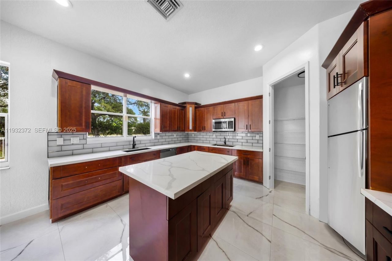 19371 SW 30th St, Miramar, FL 33029 Photo