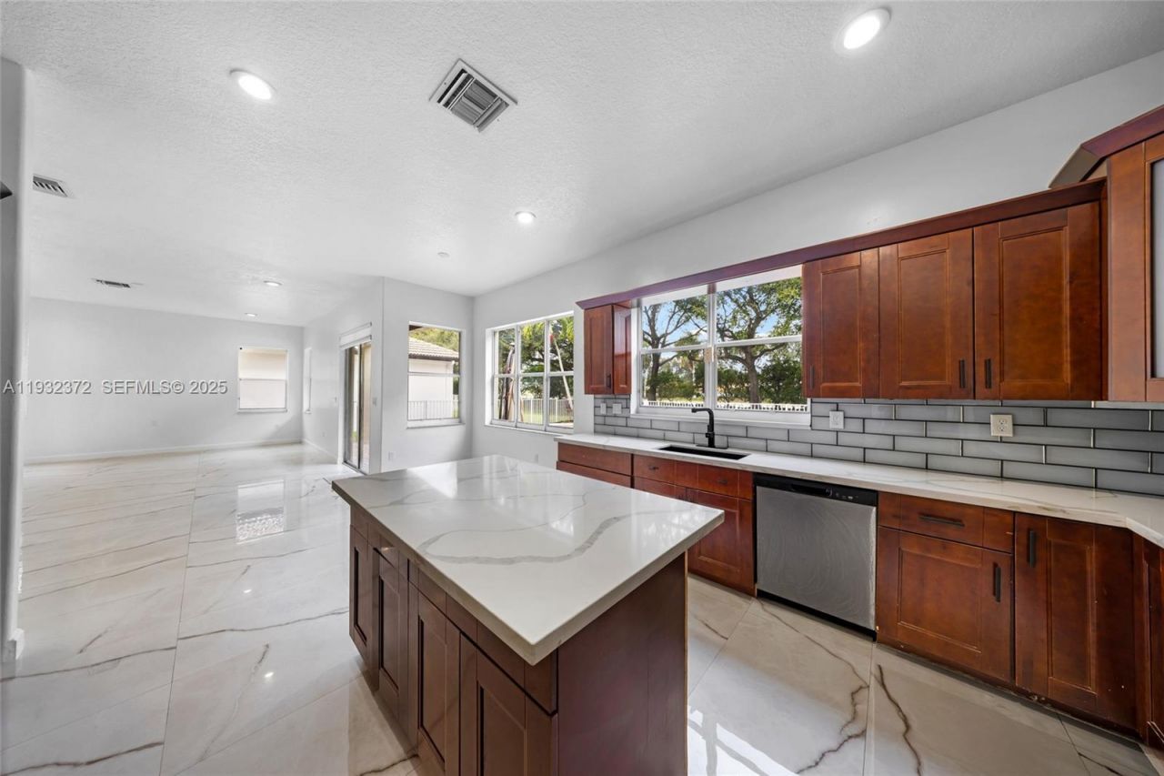 19371 SW 30th St, Miramar, FL 33029 Photo