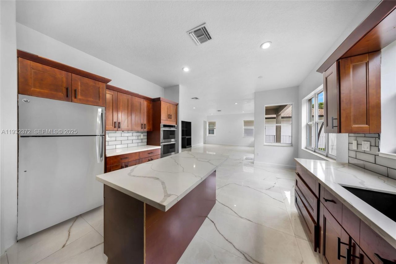 19371 SW 30th St, Miramar, FL 33029 Photo