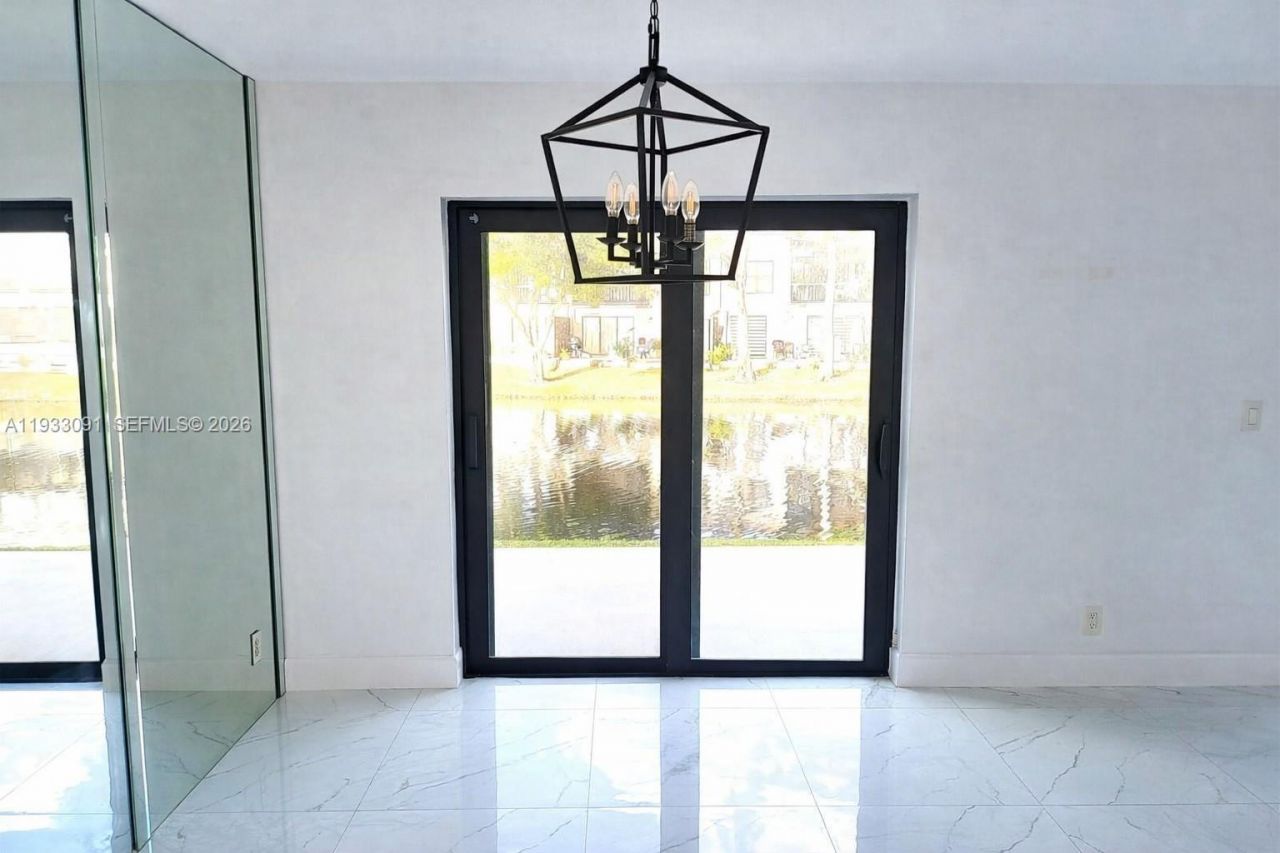 9723 N New River Canal Road, Unit 416, Plantation, FL 33324 Photo