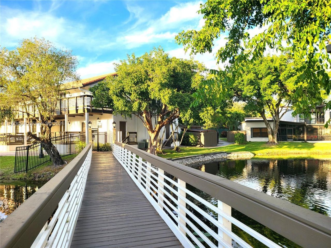 9723 N New River Canal Road, Unit 416, Plantation, FL 33324 Photo