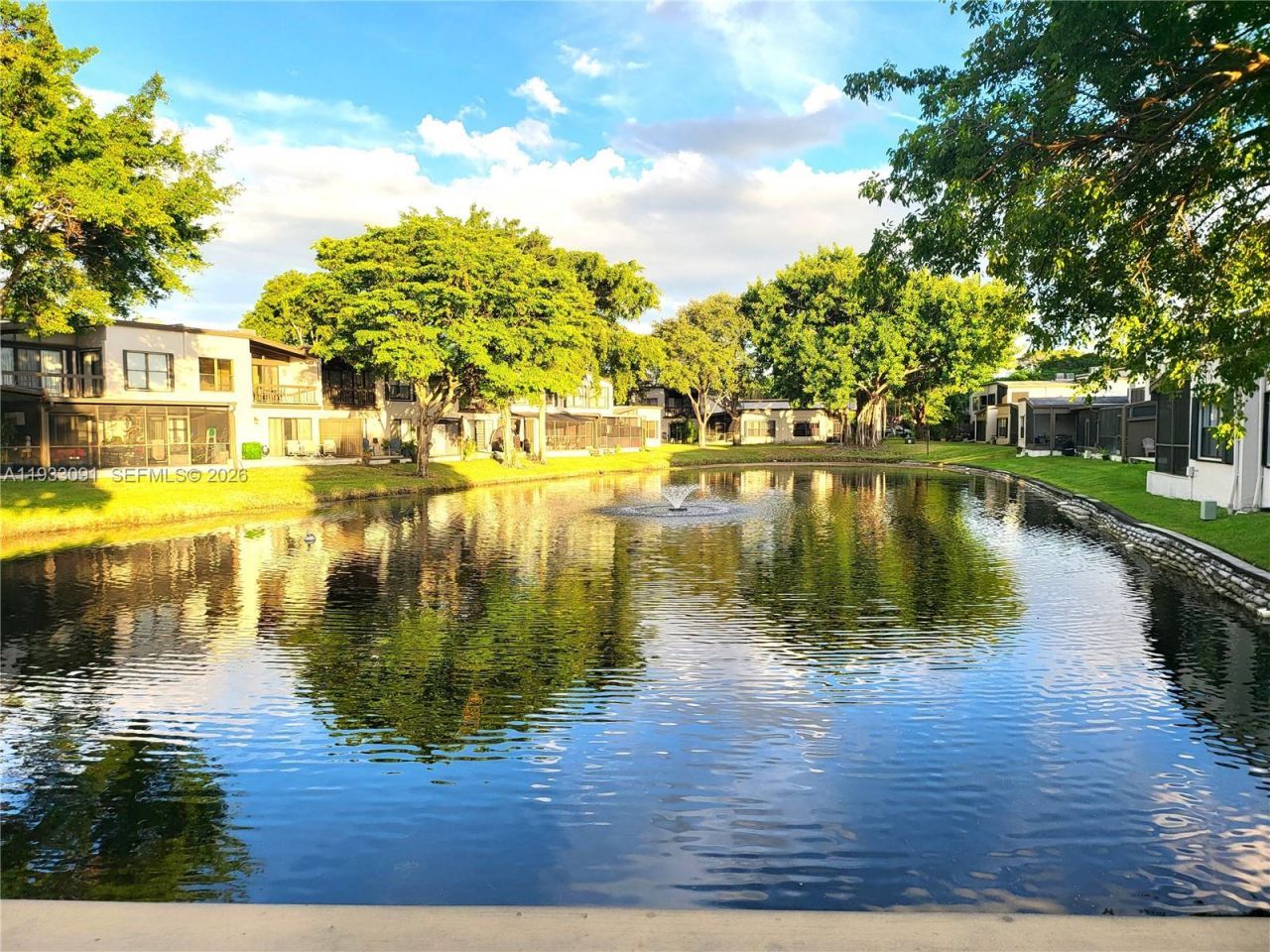 9723 N New River Canal Road, Unit 416, Plantation, FL 33324 Photo