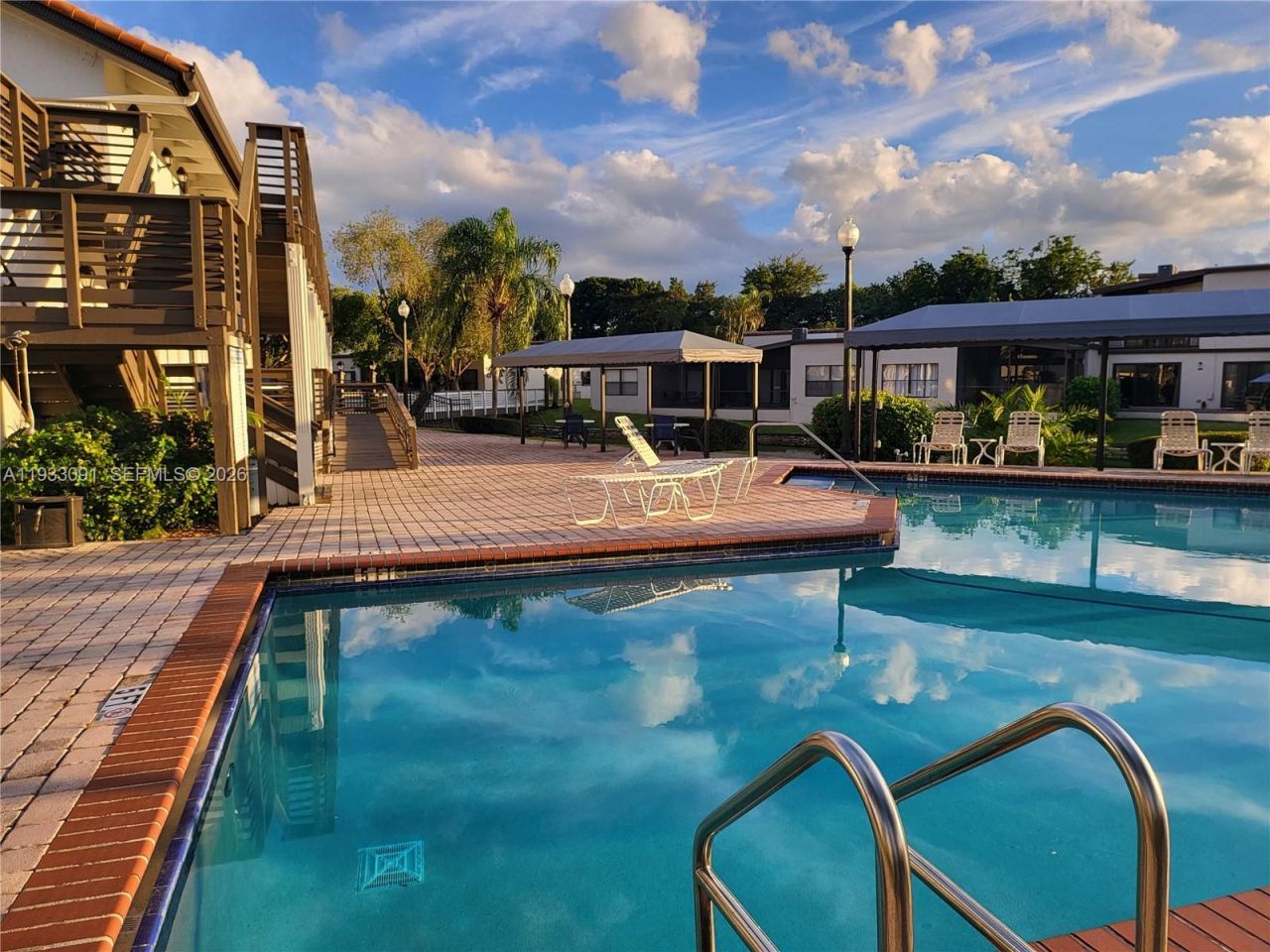 9723 N New River Canal Road, Unit 416, Plantation, FL 33324 Photo