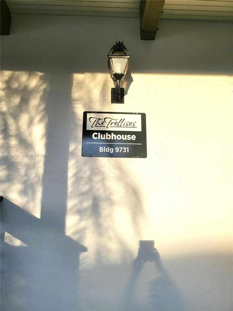 9723 N New River Canal Road, Unit 416, Plantation, FL 33324 Photo