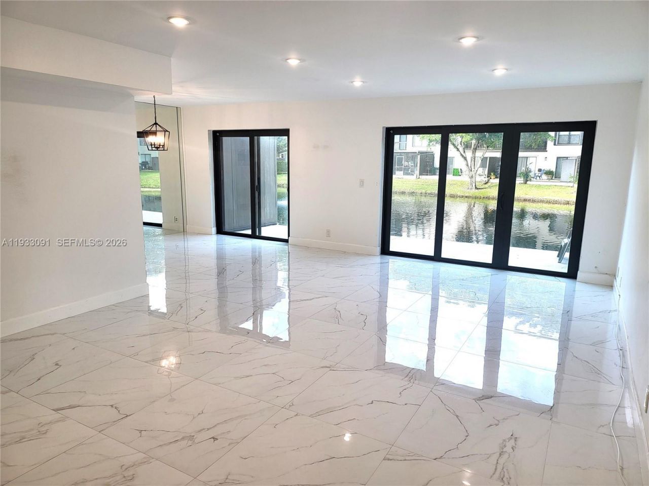 9723 N New River Canal Road, Unit 416, Plantation, FL 33324 Photo