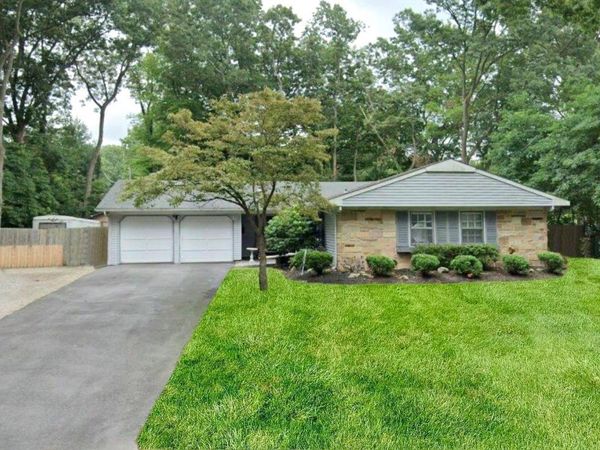 11 Seward Lane, Stony Brook, NY 11790