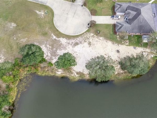 701 NORTHLAKE Drive, Covington, LA 70435