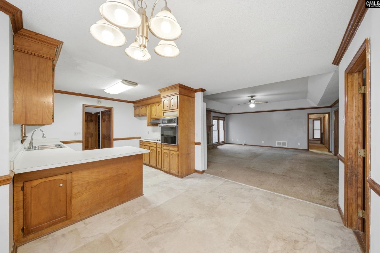 300 Lost Creek Drive  Photo 13