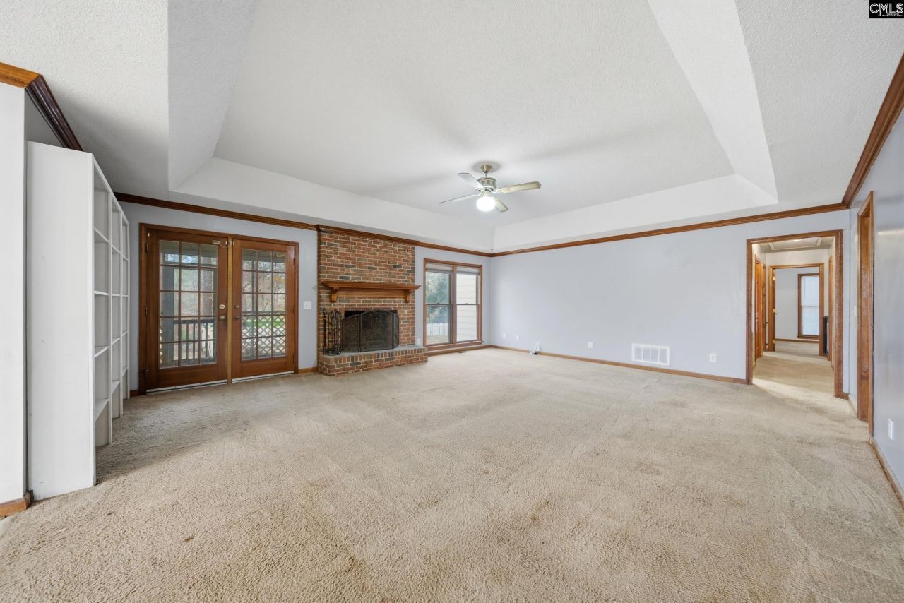 300 Lost Creek Drive  Photo 14