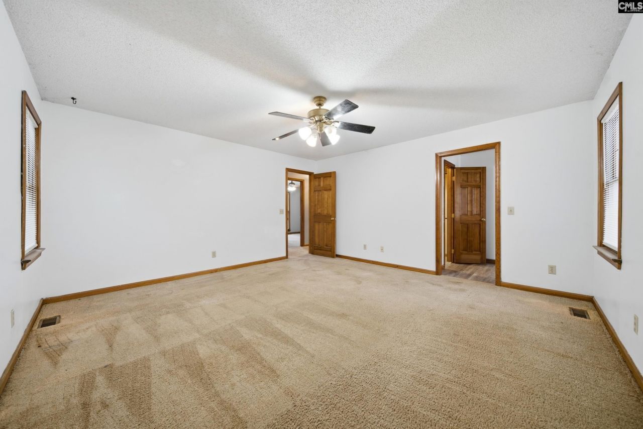 300 Lost Creek Drive  Photo 19