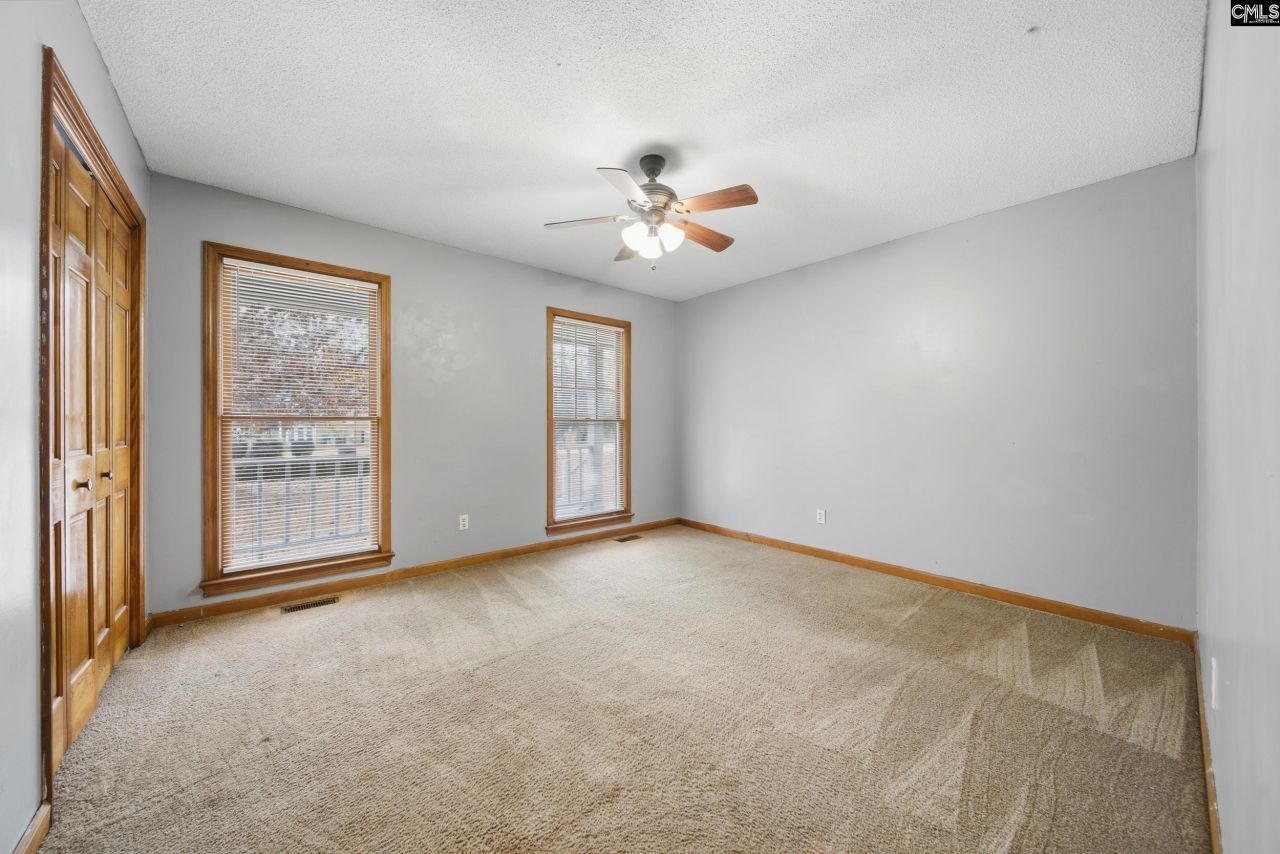 300 Lost Creek Drive  Photo 22