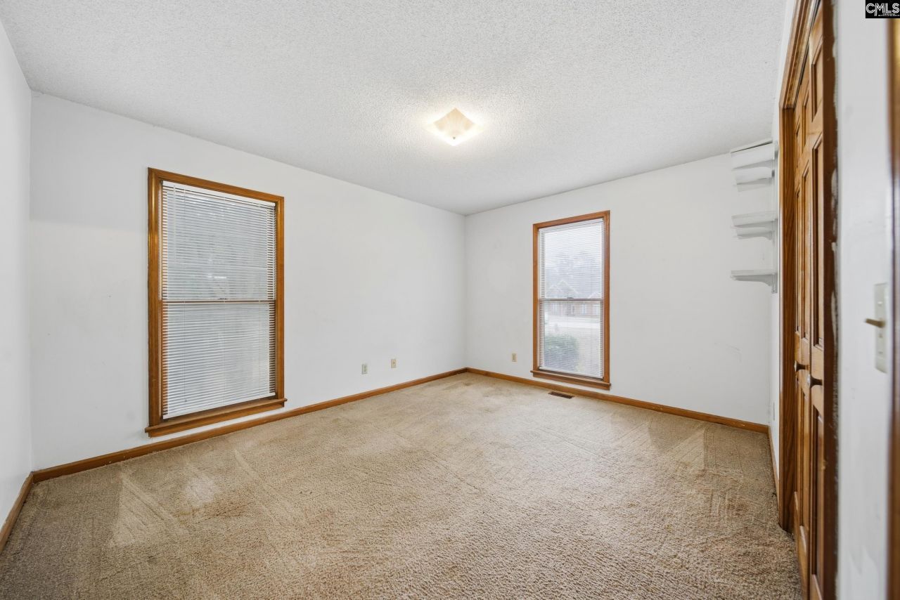 300 Lost Creek Drive  Photo 24