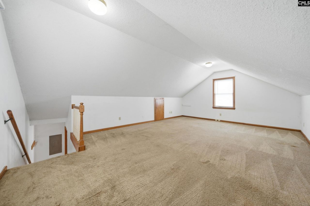 300 Lost Creek Drive  Photo 26