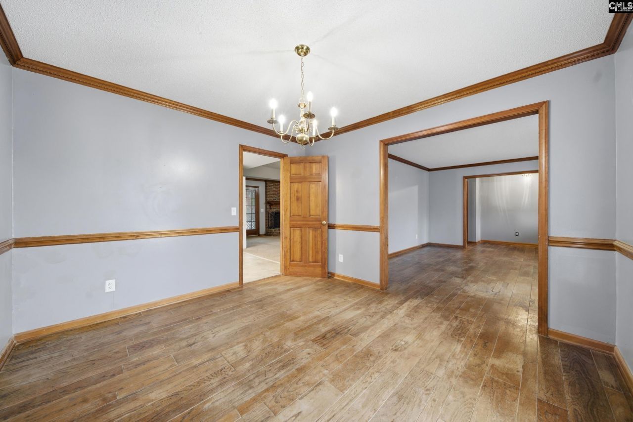 300 Lost Creek Drive  Photo 7