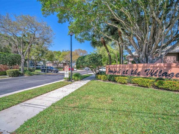 1947 Stratford Way, West Palm Beach, FL 33409