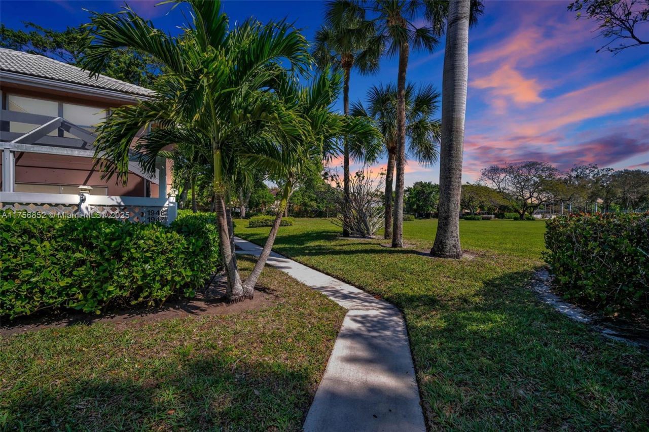 1947 Stratford Way, West Palm Beach, FL 33409 Photo