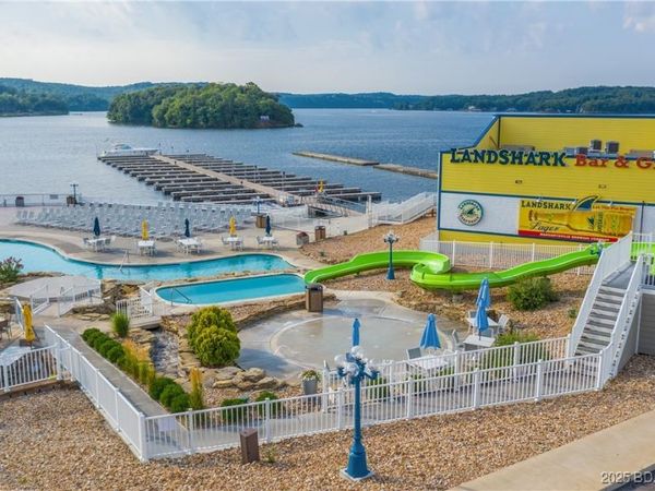 355 Walkers Cay Drive, Osage Beach, MO 65065