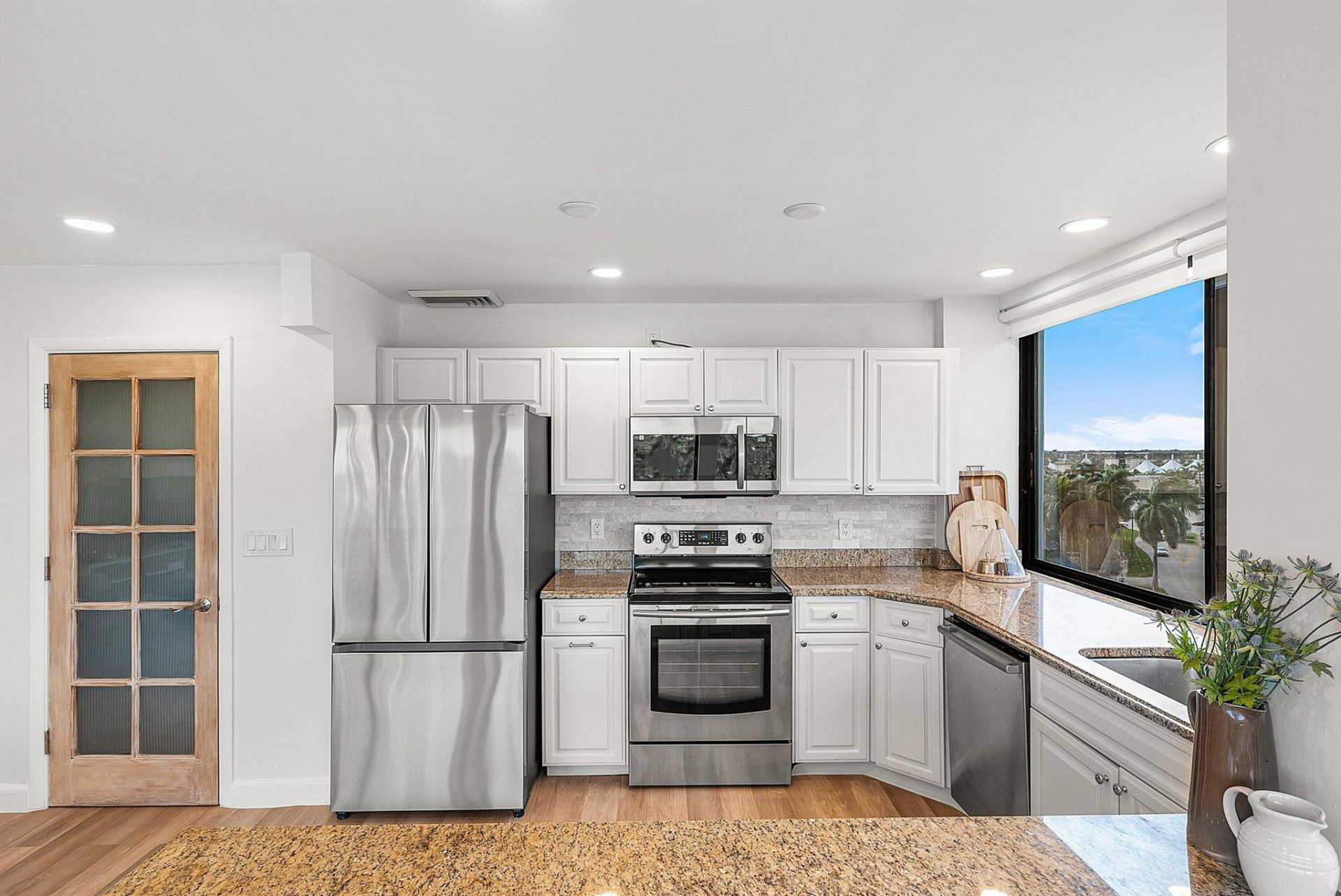 1500 Presidential Way, Unit 703, West Palm Beach, FL 33401 Photo