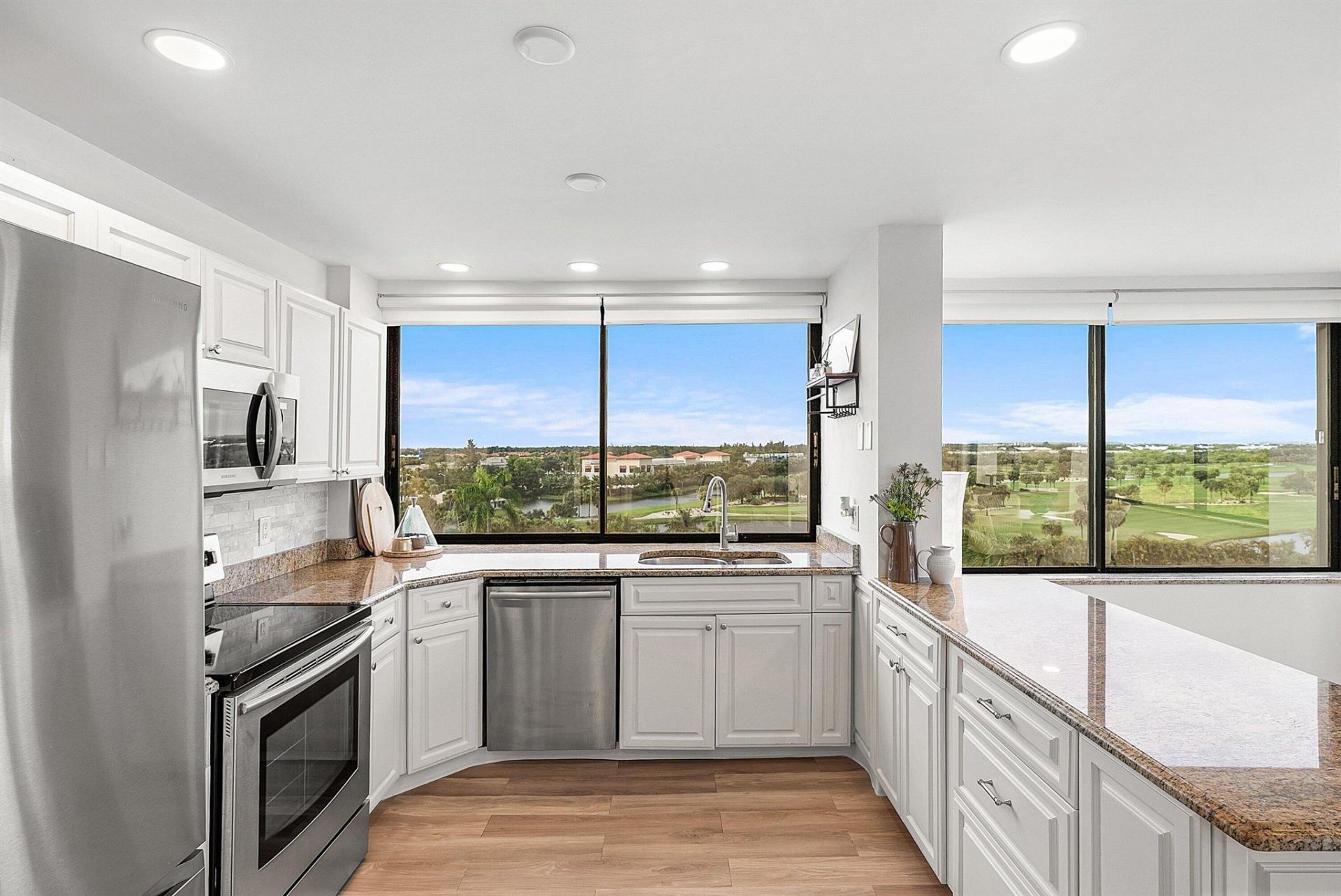 1500 Presidential Way, Unit 703, West Palm Beach, FL 33401 Photo