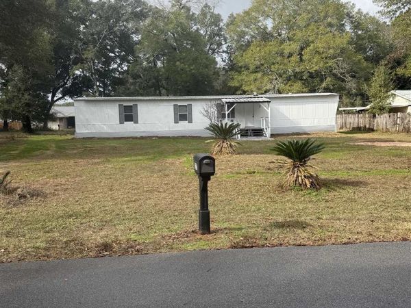 5227 Chestnut Ave, Pace, FL 32571