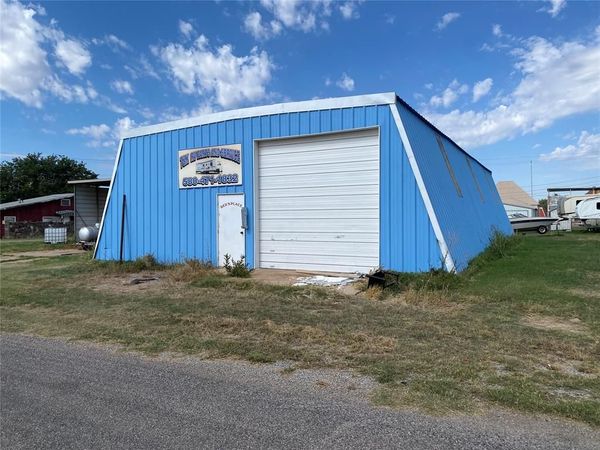 516 W C Street, Eldorado, OK 73537