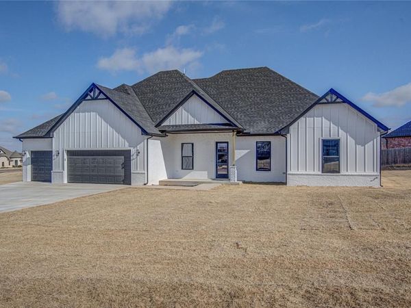 1050 Colonial Avenue, Tuttle, OK 73089