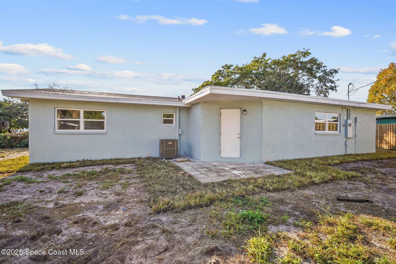 100 Charles Drive, Melbourne, FL 32935 Photo