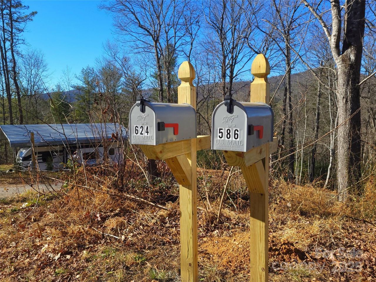 624/586 Turkey Pen Gap Road, Horse Shoe, NC 28742 Main Photo