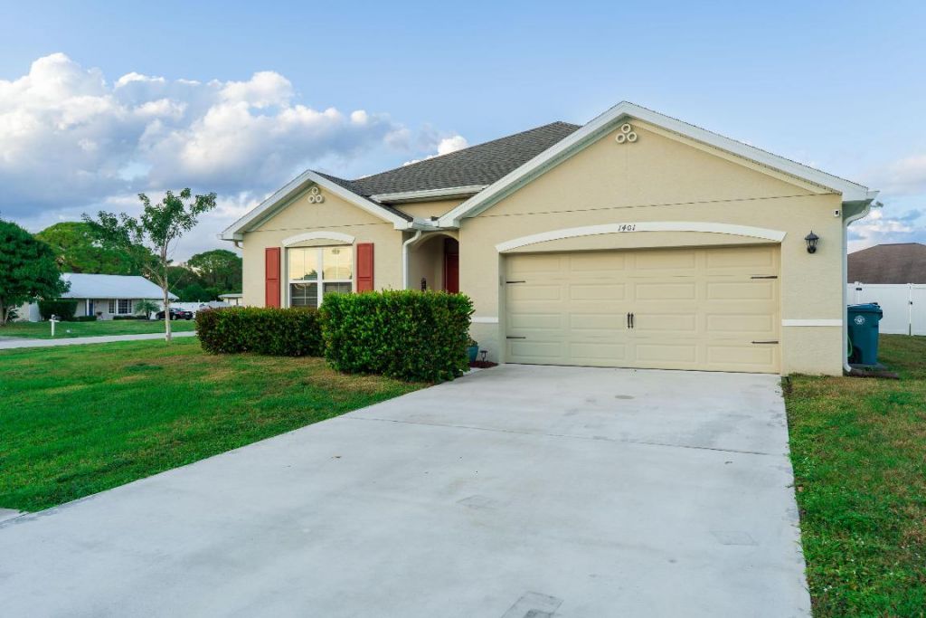 1401 SE Portillo Road, Port Saint Lucie, FL 34952 Photo