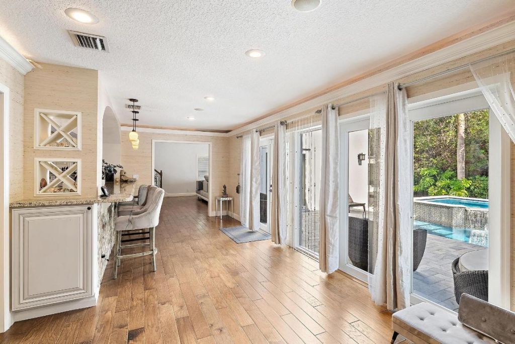 542 N Cypress Drive, Tequesta, FL 33469 Photo