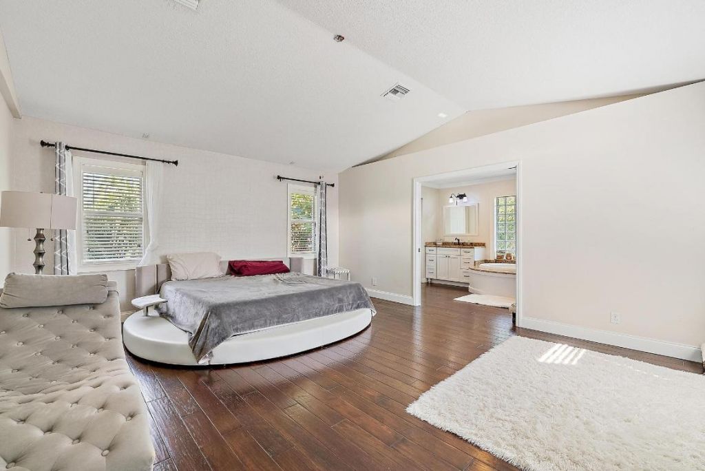 542 N Cypress Drive, Tequesta, FL 33469 Photo