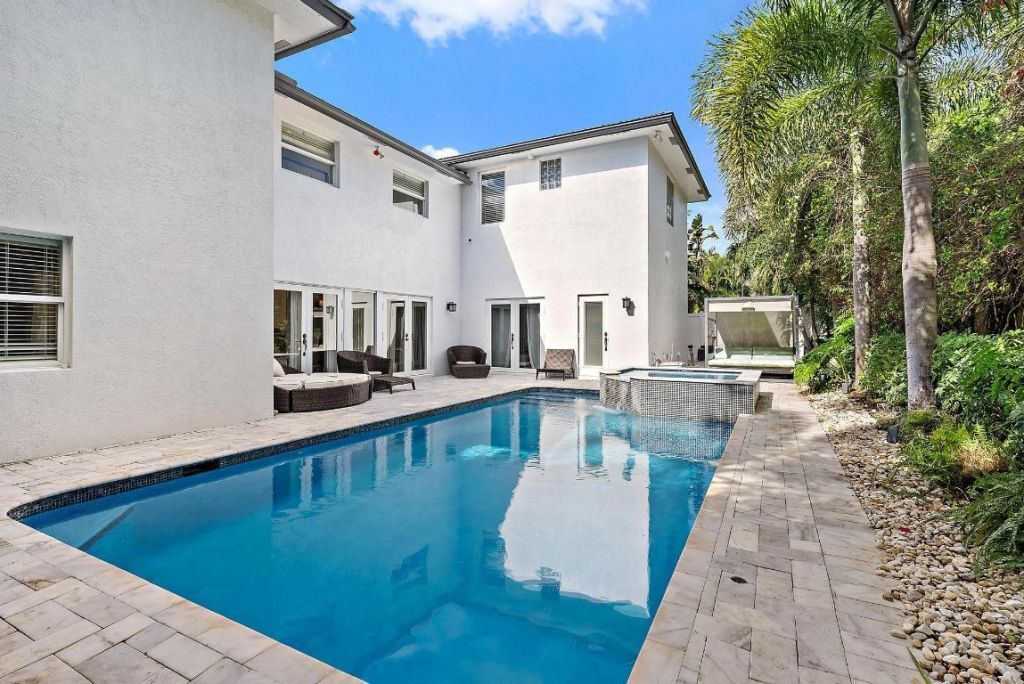 542 N Cypress Drive, Tequesta, FL 33469 Photo