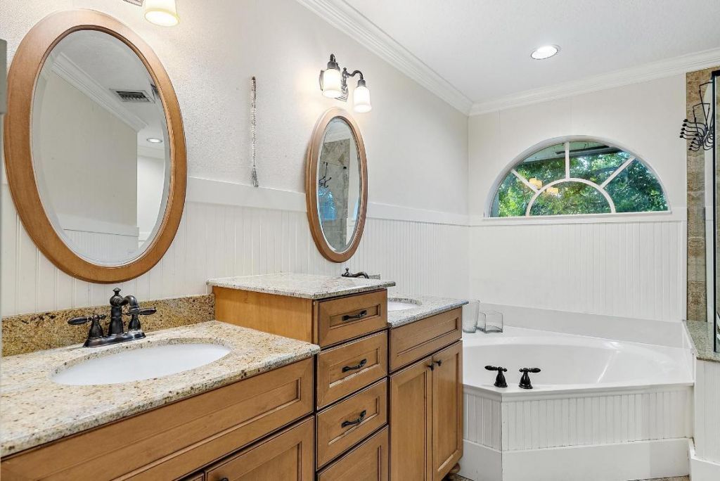 542 N Cypress Drive, Tequesta, FL 33469 Photo