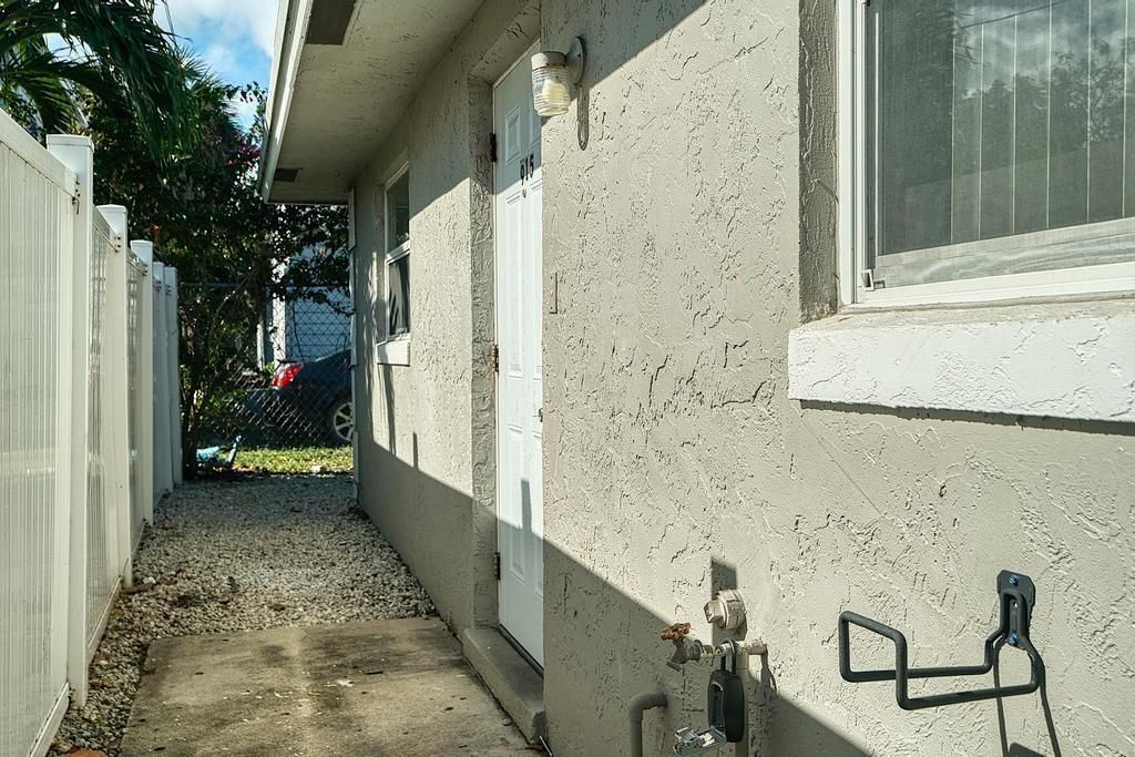915 S N Street, Lake Worth Beach, FL 33460 Photo