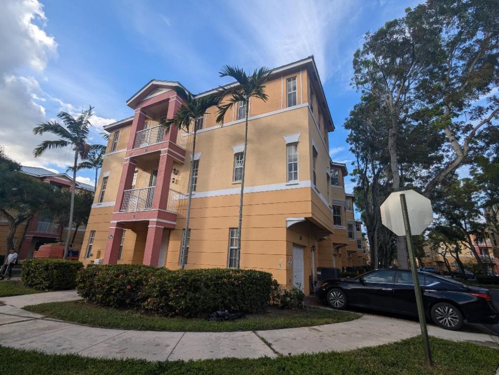 3501 Shoma Drive, Unit 333, Royal Palm Beach, FL 33414 Photo