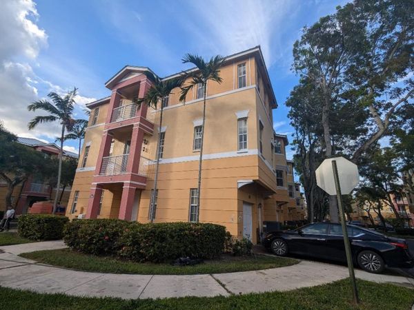 3501 Shoma Drive, Unit 333, Royal Palm Beach, FL 33414