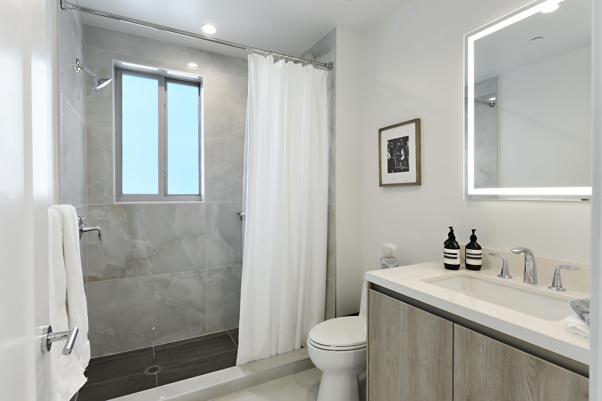 485 E Royal Palm Road, Unit 403, Boca Raton, FL 33432 Photo