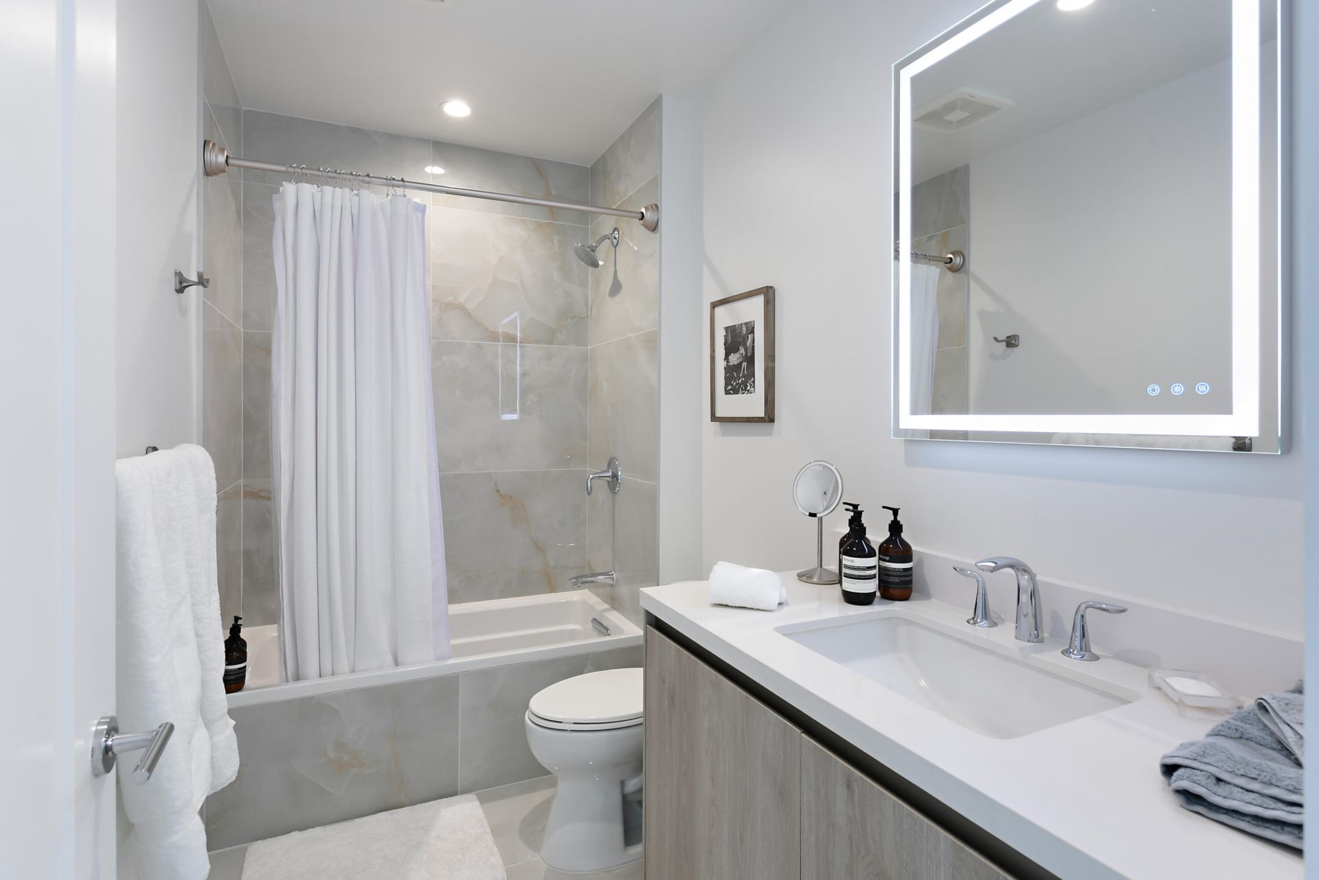 485 E Royal Palm Road, Unit 403, Boca Raton, FL 33432 Photo