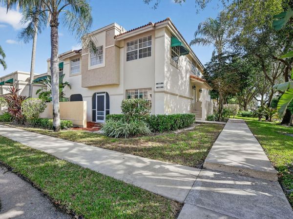 6695 Via Regina, Boca Raton, FL 33433