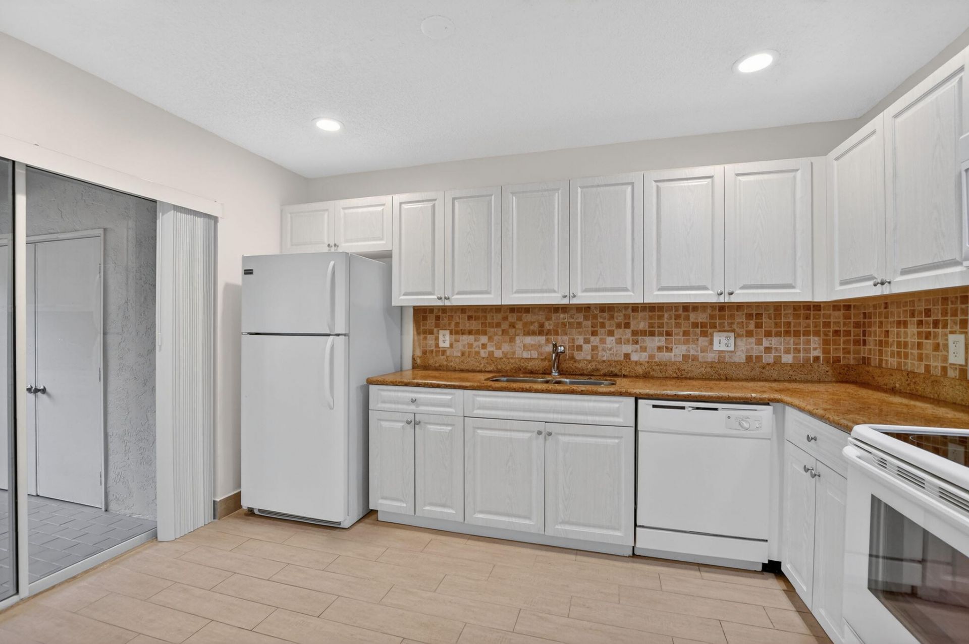 6695 Via Regina, Boca Raton, FL 33433 Photo